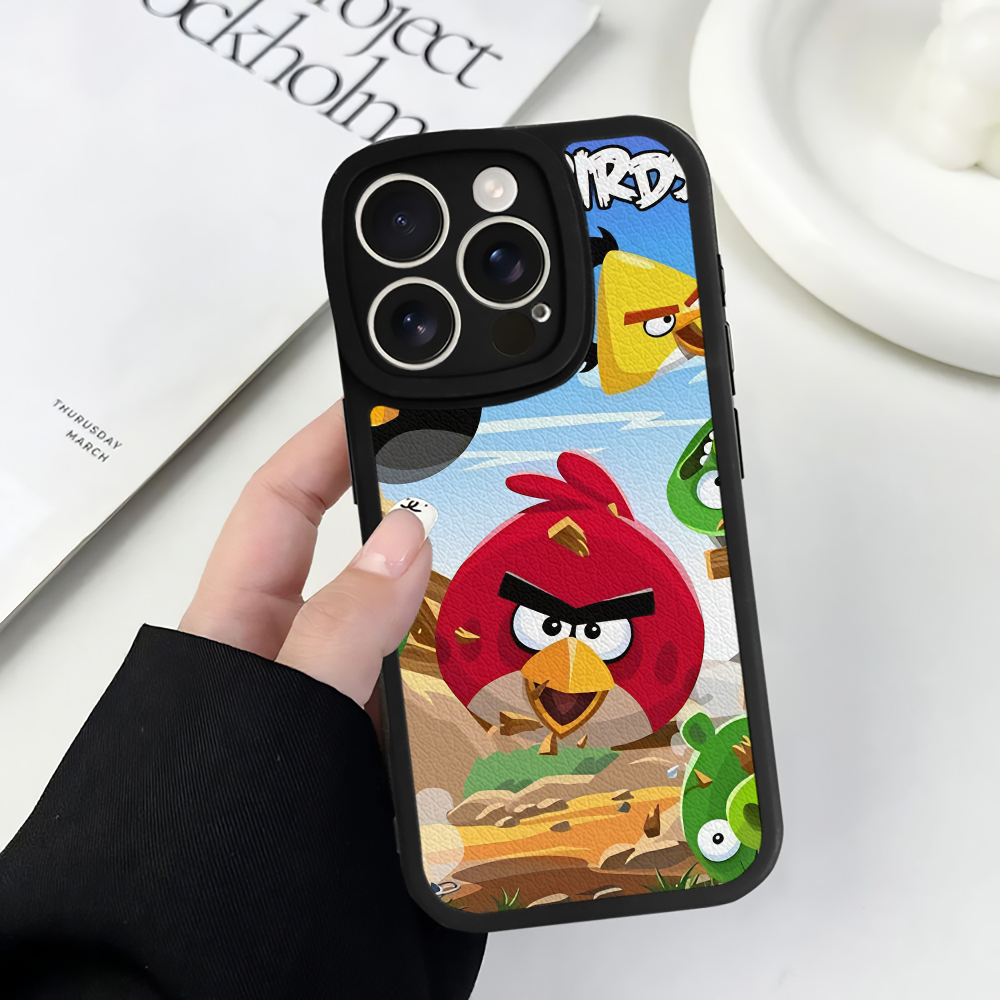 （画像用） Angry Birds アングリーバード 【iPhone 16シリーズ対応】シリコンスマホケース（レザー調） 材質：シリコン